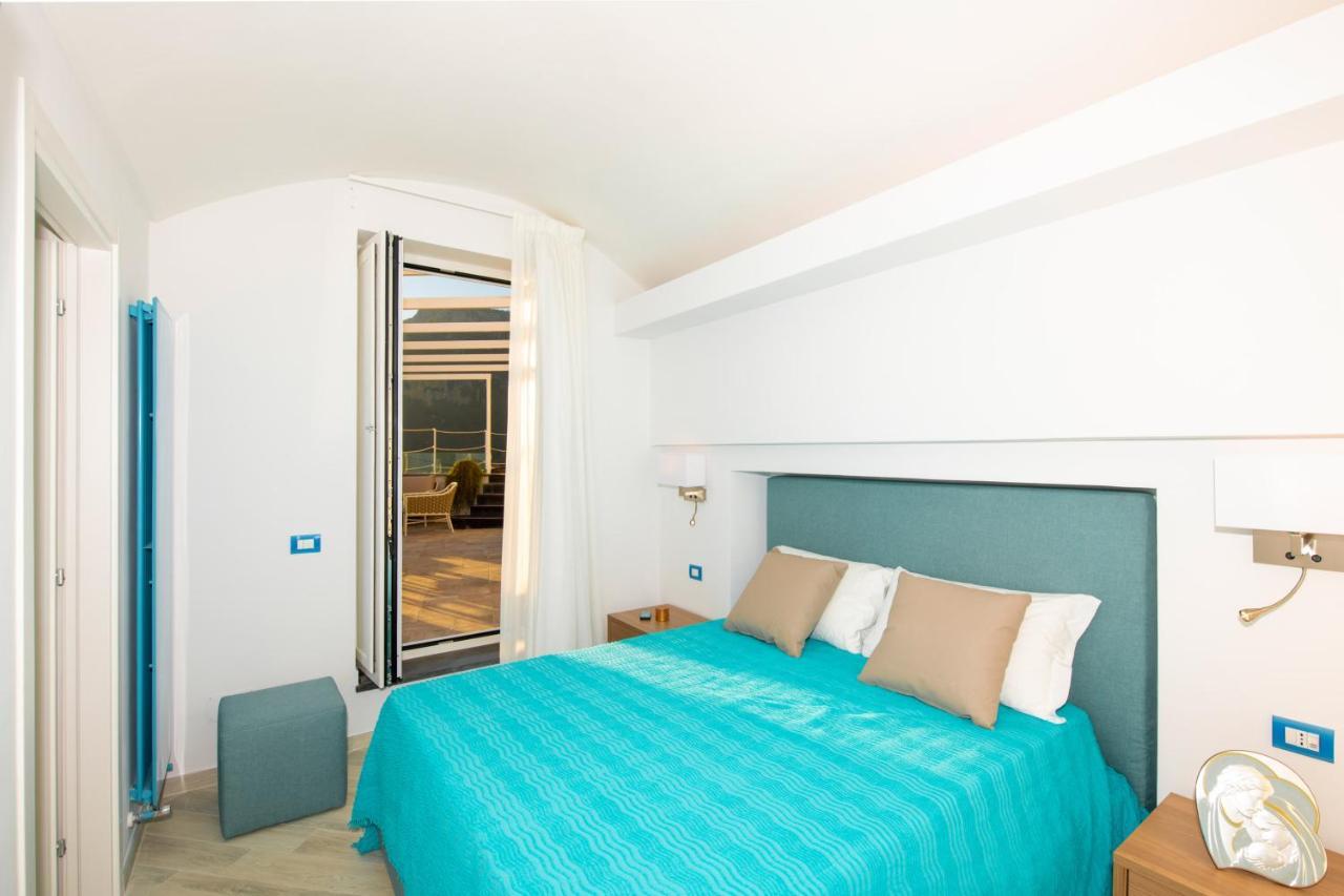 Villa La Tagliata Spectacular Jacuzzi Tub Amazing View And Private Parking Garage Positano Exterior foto
